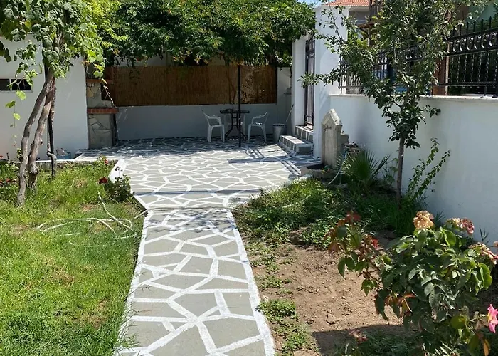 Yaya House * スカラ・ソティロス